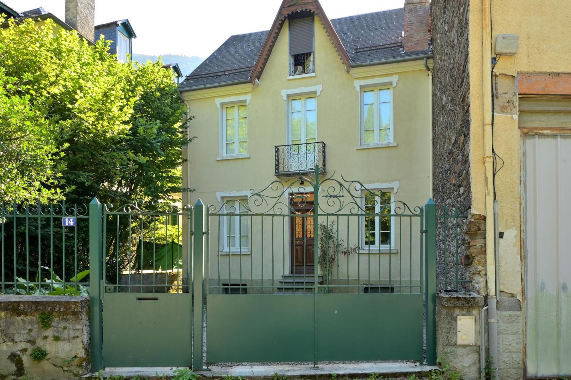 Le Clos Du Casino Bagneres-de-Luchon Exterior foto